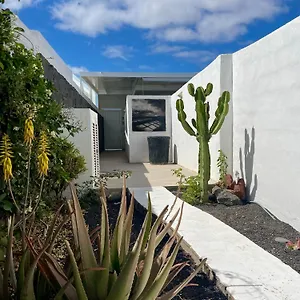 https://loft-la-cueva.in-canary-islands.com